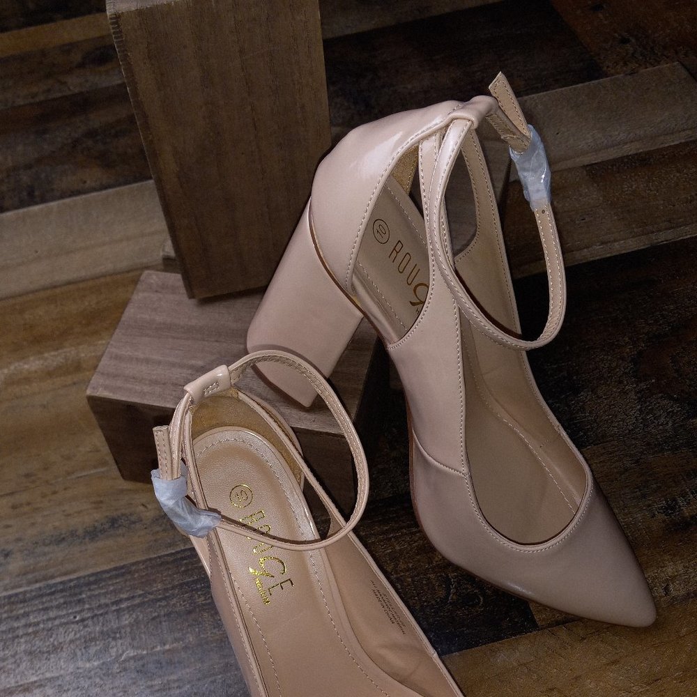 High Heels - Picture 5 of 12
